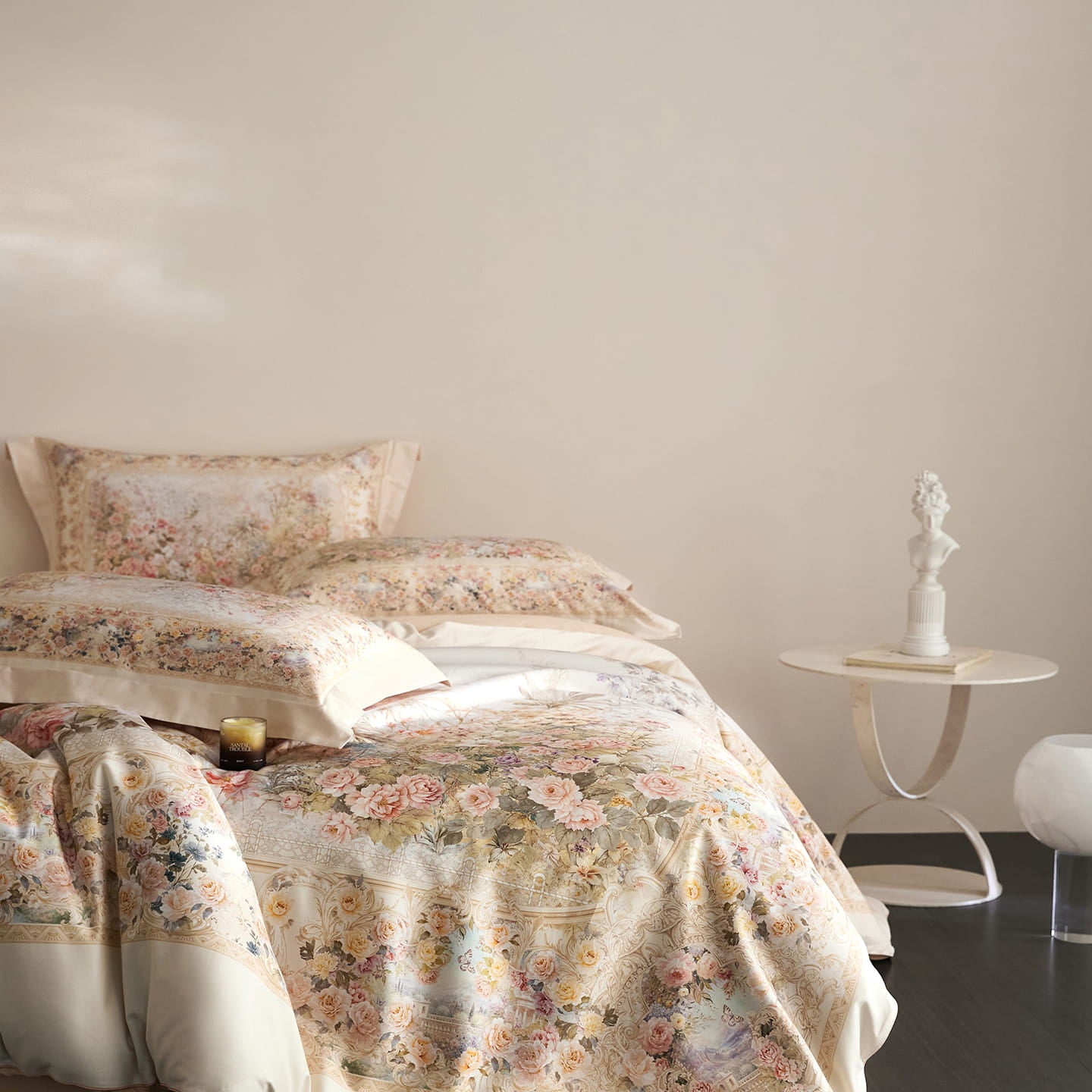 Mireya Botanical Luxury Egyptian Cotton Duvet Cover Set with Vintage Floral Print - Venetto Design Venettodesign.com