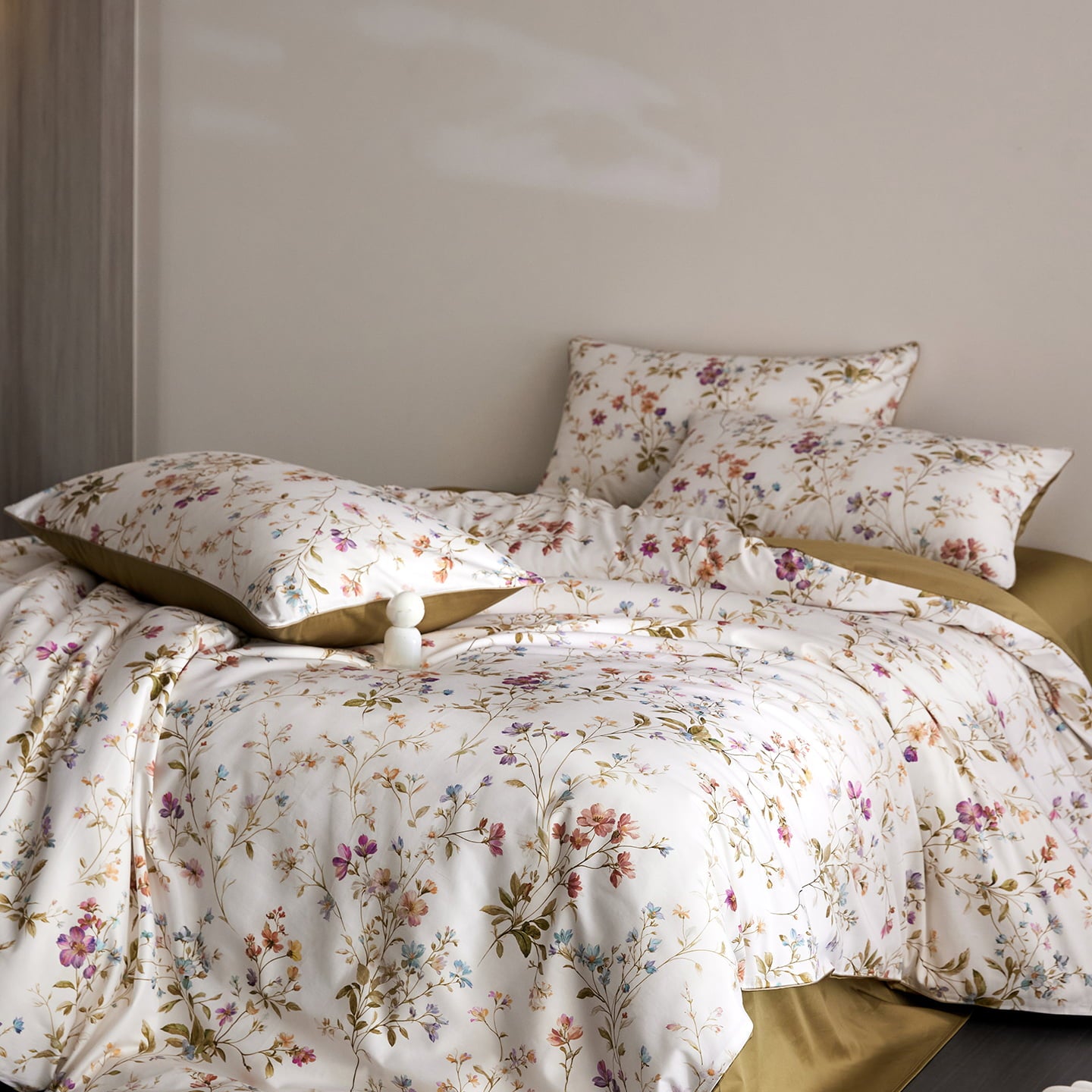 Evren Botanical Luxury Egyptian Cotton Duvet Cover Set with Floral Print - Venetto Design Venettodesign.com