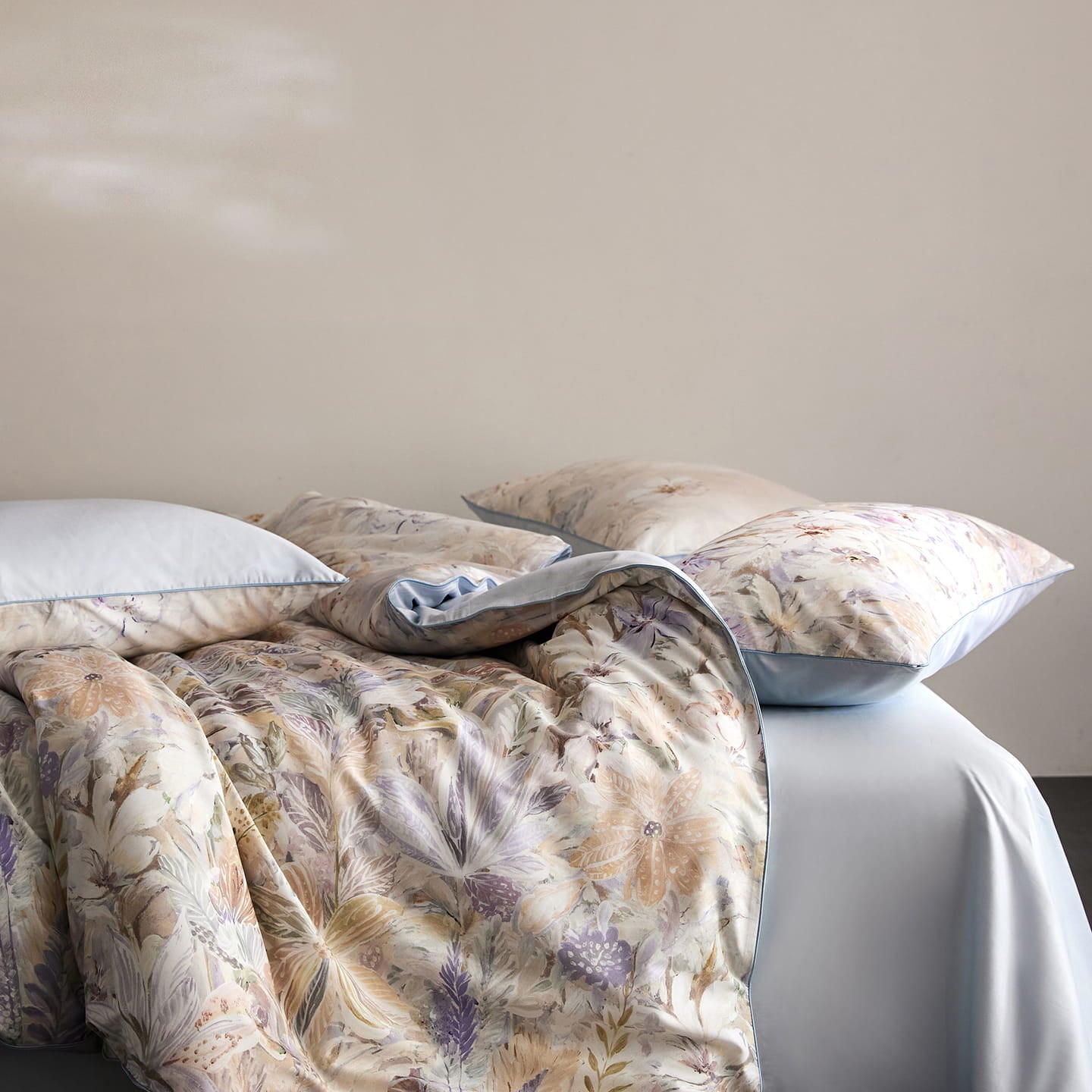 Lysora Sky Meadow Botanical Luxury Egyptian Cotton Duvet Cover Set with Watercolor Floral Print - Venetto Design Venettodesign.com