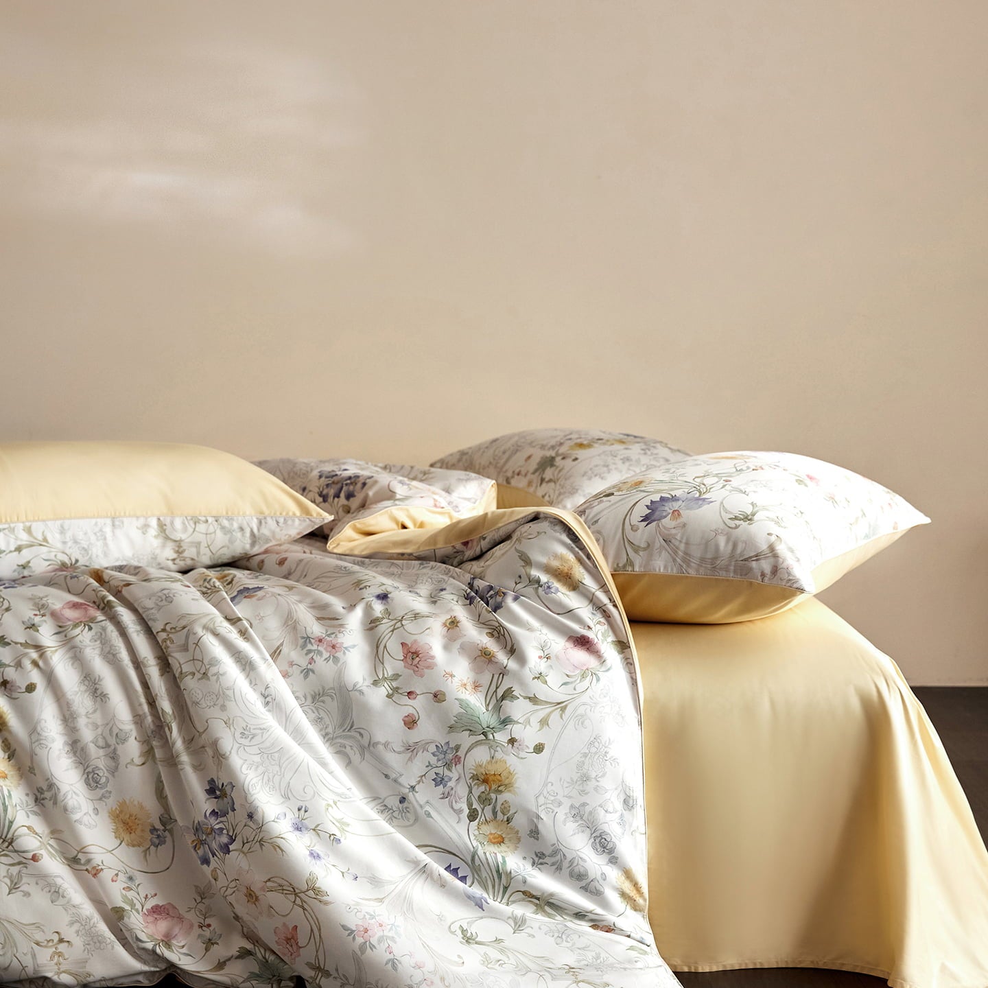 Oriana Botanical Luxury Egyptian Cotton Duvet Cover Set with Floral Print - Venetto Design Venettodesign.com