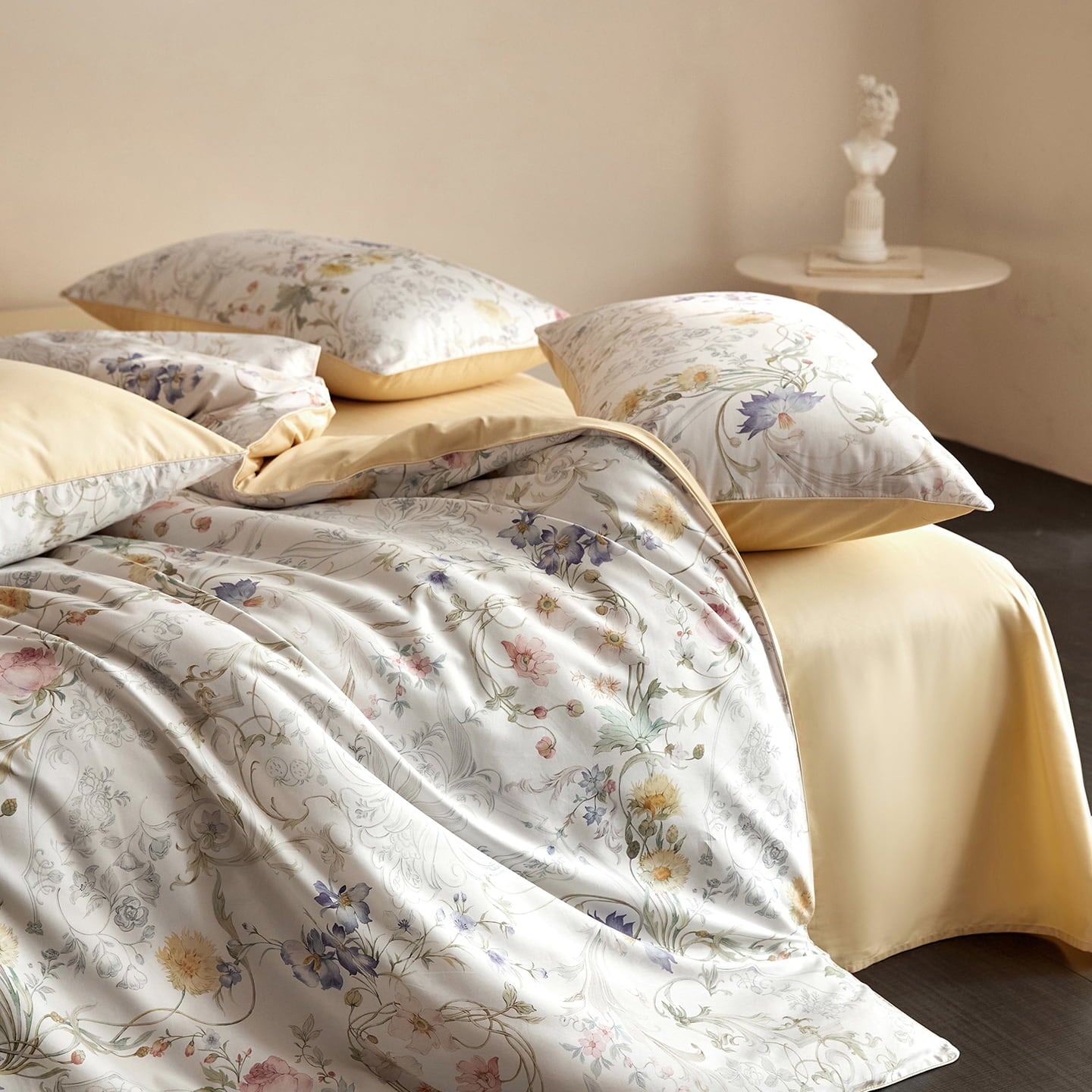 Oriana Botanical Luxury Egyptian Cotton Duvet Cover Set with Floral Print - Venetto Design Venettodesign.com