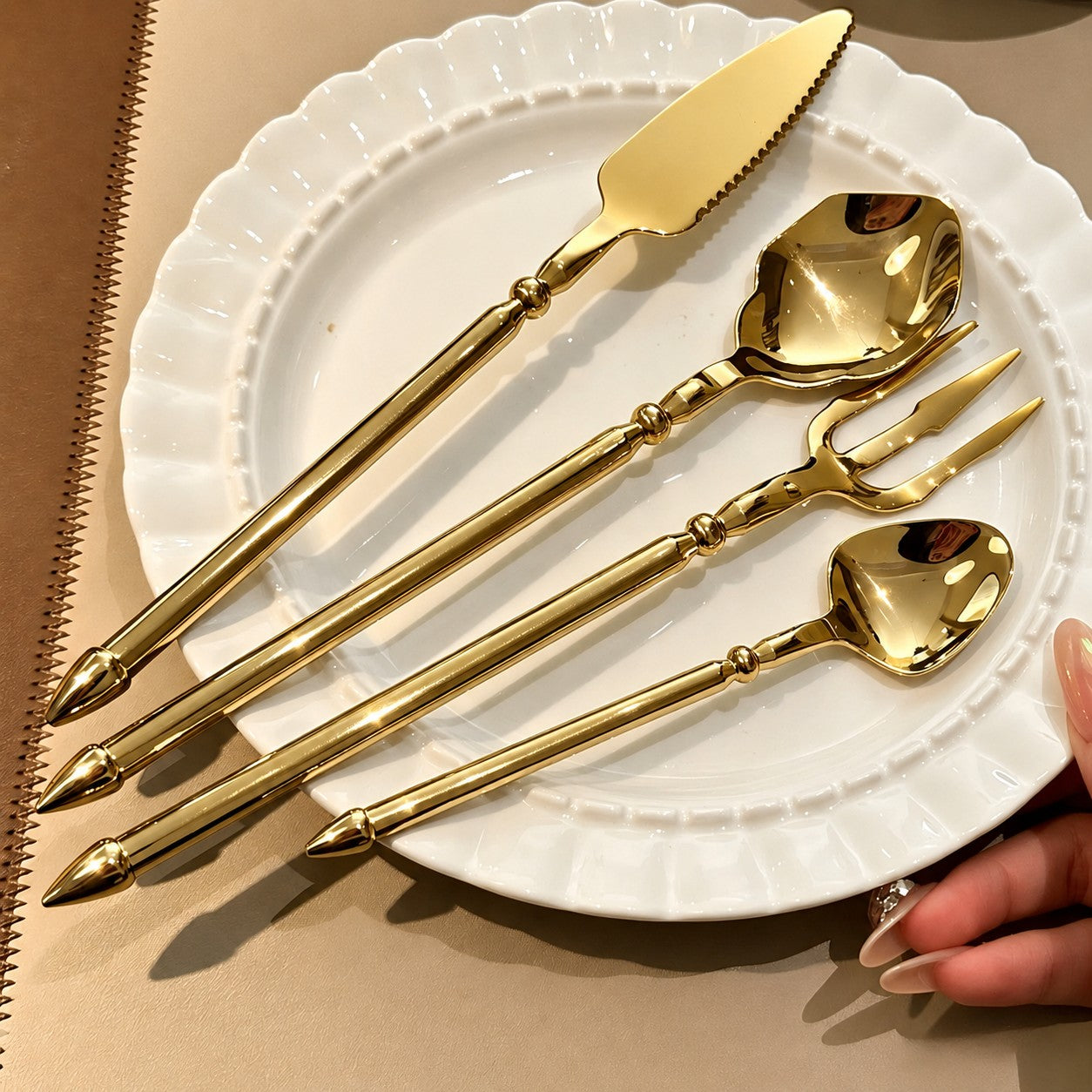 Lou Gold Exclusive 18/10 Stainless Steel Cutlery Set - Venetto Design Venettodesign.com