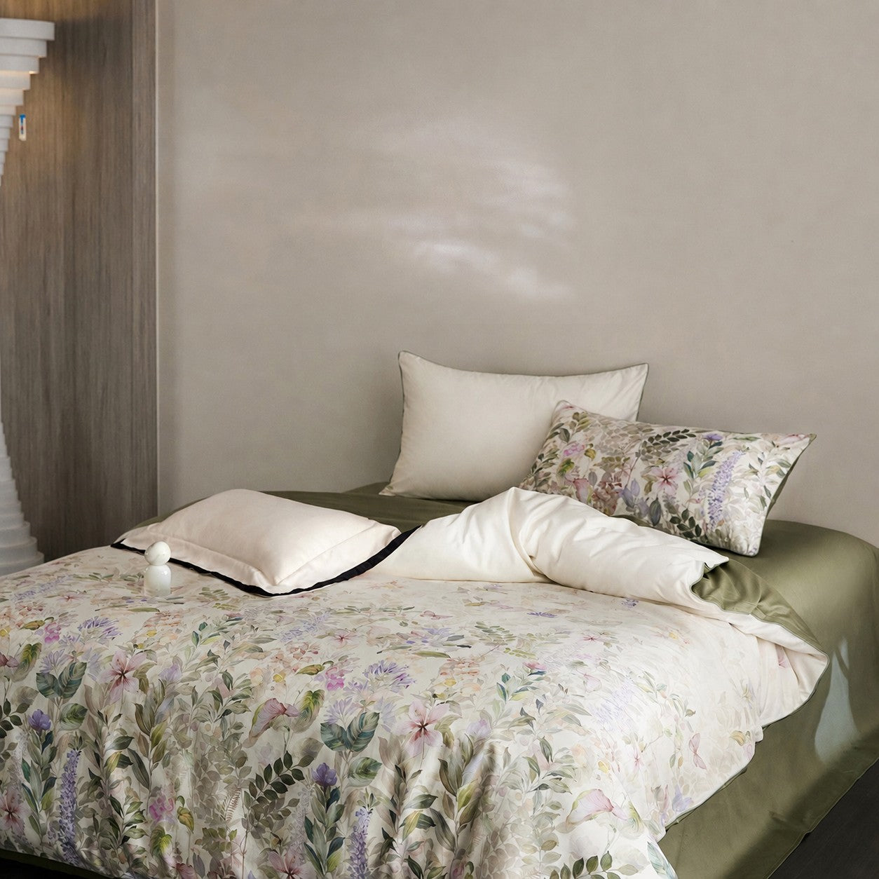 Sylvara Botanical Luxury Egyptian Cotton Duvet Cover Set with Floral Print - Venetto Design Venettodesign.com