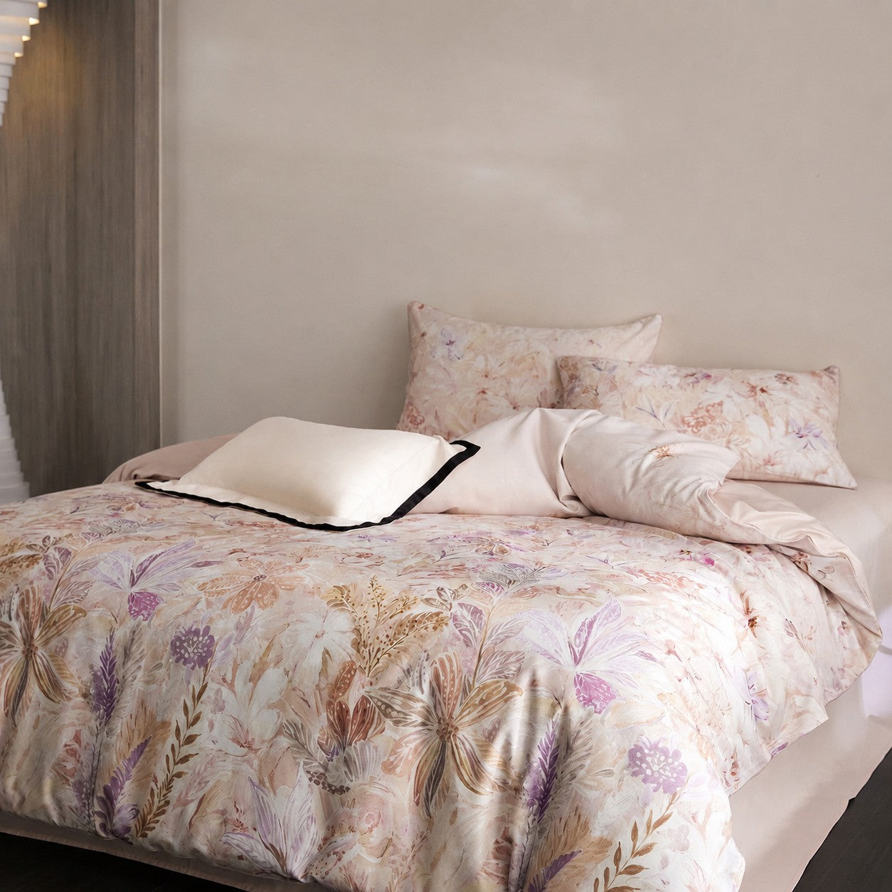 Lysora Blush Meadow Botanical Luxury Egyptian Cotton Duvet Cover Set with Watercolor Floral Print - Venetto Design Venettodesign.com