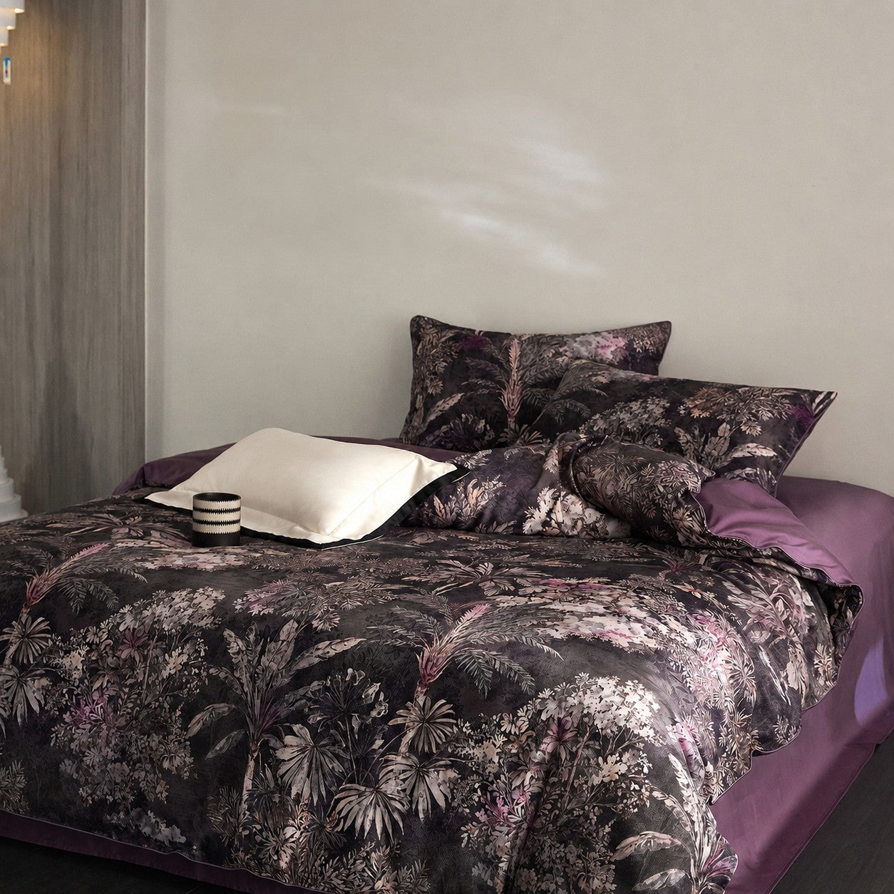 Savona Moonlit Canopy Botanical Luxury Egyptian Cotton Duvet Cover Set with Tropical Jungle and Floral Print - Venetto Design Venettodesign.com
