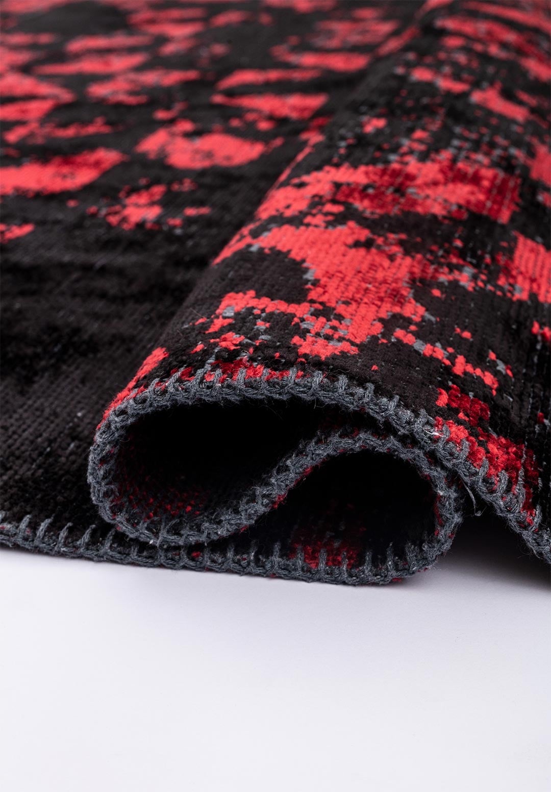 Triangle Black - Red Rug Rugs - Venetto Design Venettodesign.com
