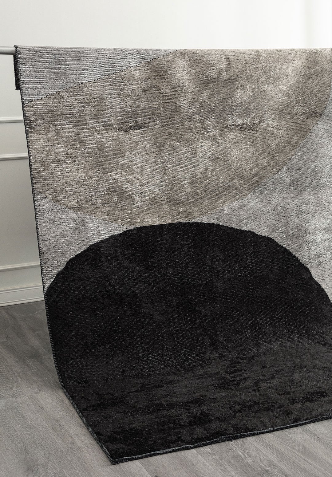 Meteor Black - Light Grey Rug Rugs - Venetto Design Venettodesign.com
