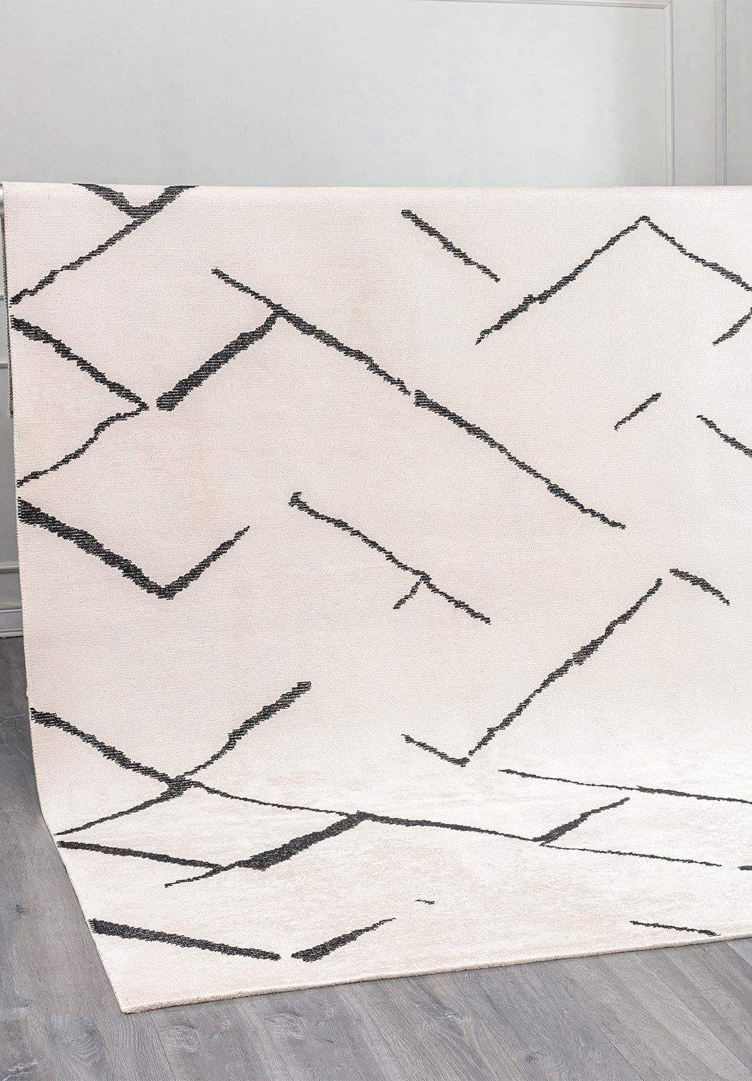 Wave Black - Ecru Rug Rugs - Venetto Design Venettodesign.com