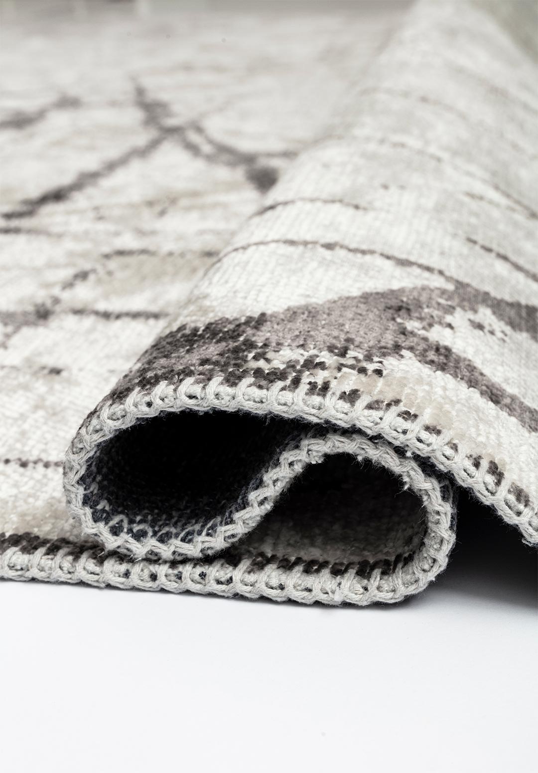 Crack Dark Grey - Ecru Rug Rugs - Venetto Design Venettodesign.com