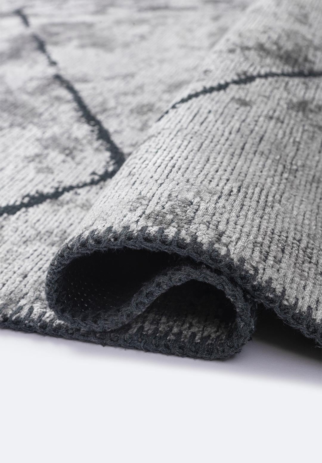 Spider Matte Black - Light Grey Rug Rugs - Venetto Design Venettodesign.com