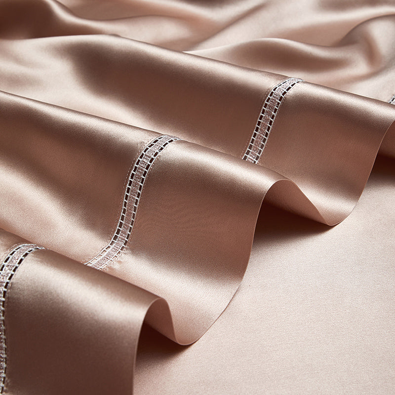 Solenne Cameo Rose Luxury 19 Momme Pure Mulberry Silk Duvet Cover Set - Venetto Design Venettodesign.com