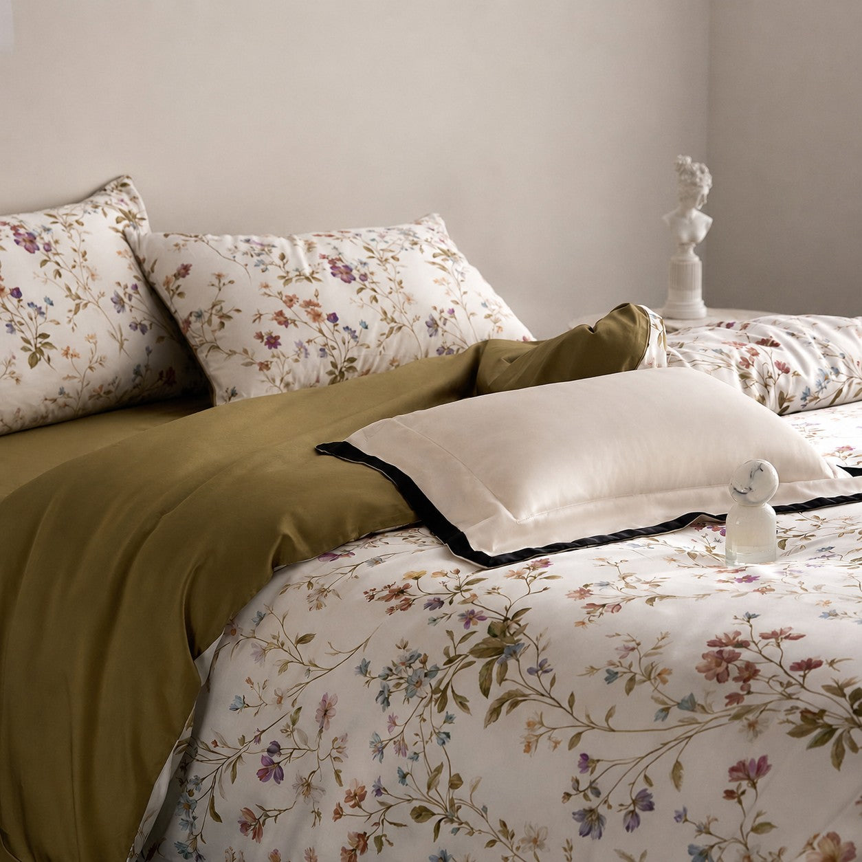 Evren Botanical Luxury Egyptian Cotton Duvet Cover Set with Floral Print - Venetto Design Venettodesign.com