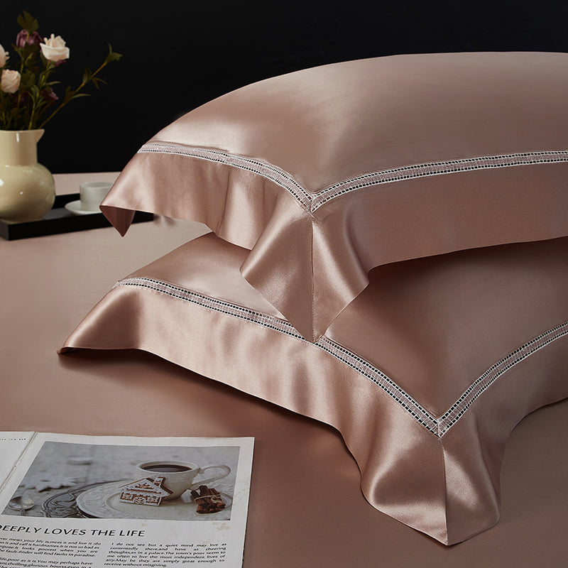 Solenne Cameo Rose Luxury 19 Momme Pure Mulberry Silk Duvet Cover Set - Venetto Design Venettodesign.com