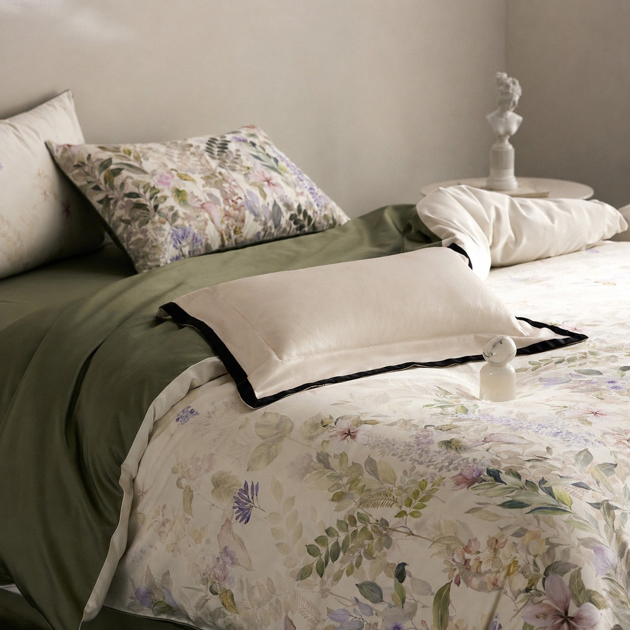 Sylvara Botanical Luxury Egyptian Cotton Duvet Cover Set with Floral Print - Venetto Design Venettodesign.com