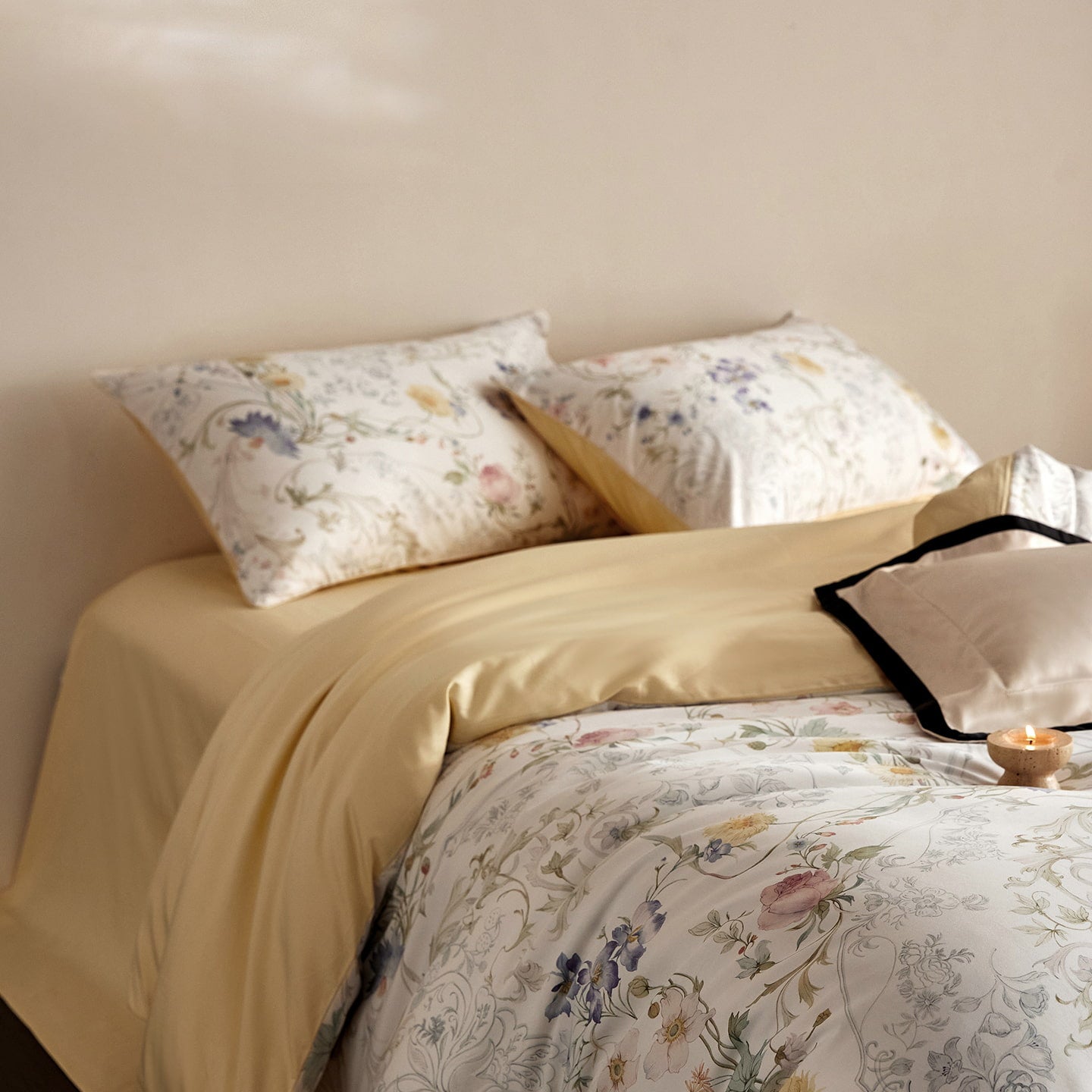 Oriana Botanical Luxury Egyptian Cotton Duvet Cover Set with Floral Print - Venetto Design Venettodesign.com