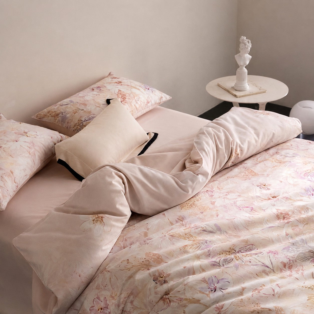 Lysora Blush Meadow Botanical Luxury Egyptian Cotton Duvet Cover Set with Watercolor Floral Print - Venetto Design Venettodesign.com