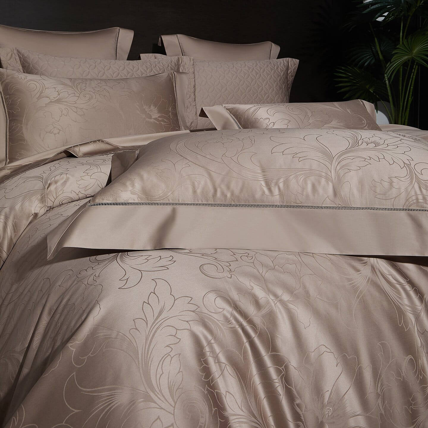Bellarose Luxury Egyptian Cotton Duvet Cover Set with Botanical Jacquard Pattern and Hemstitch Openwork Border Trim - Venetto Design Venettodesign.com