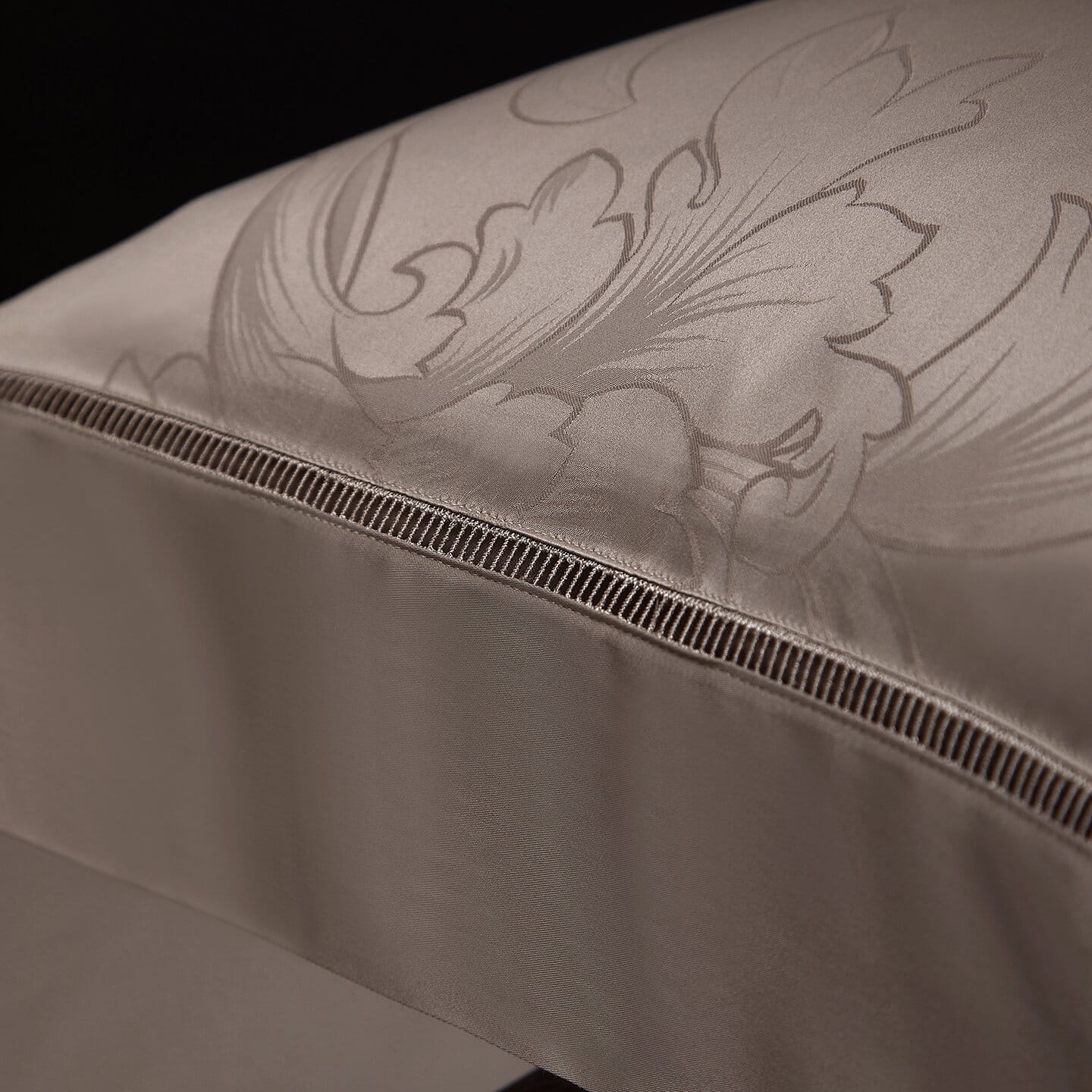 Bellarose Luxury Egyptian Cotton Duvet Cover Set with Botanical Jacquard Pattern and Hemstitch Openwork Border Trim - Venetto Design Venettodesign.com