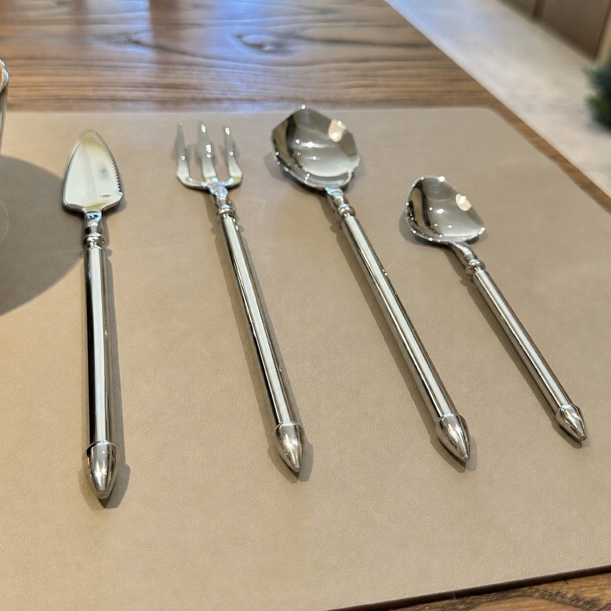 Lou Silver Exclusive 18/10 Stainless Steel Cutlery Set - Venetto Design Venettodesign.com