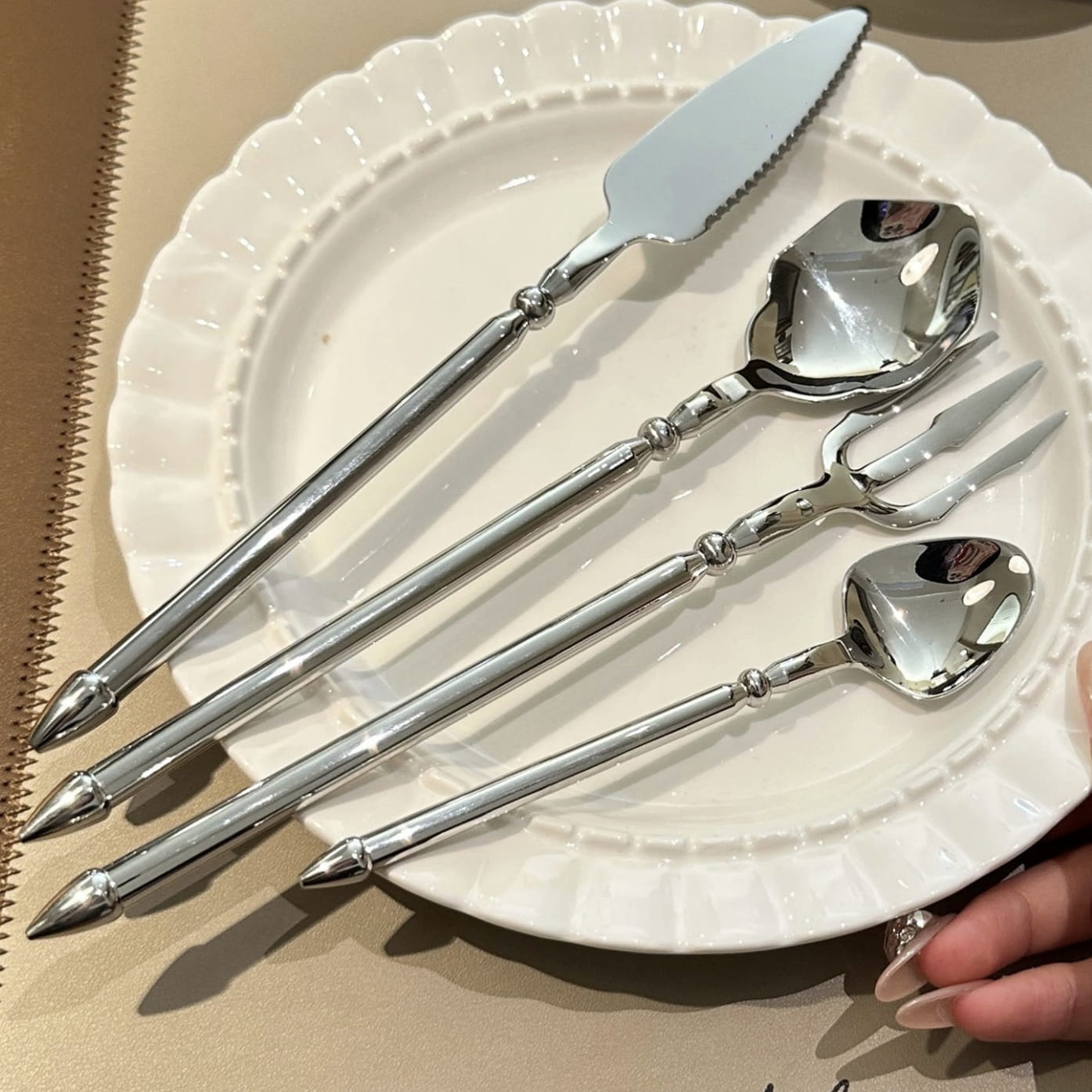Lou Silver Exclusive 18/10 Stainless Steel Cutlery Set - Venetto Design Venettodesign.com
