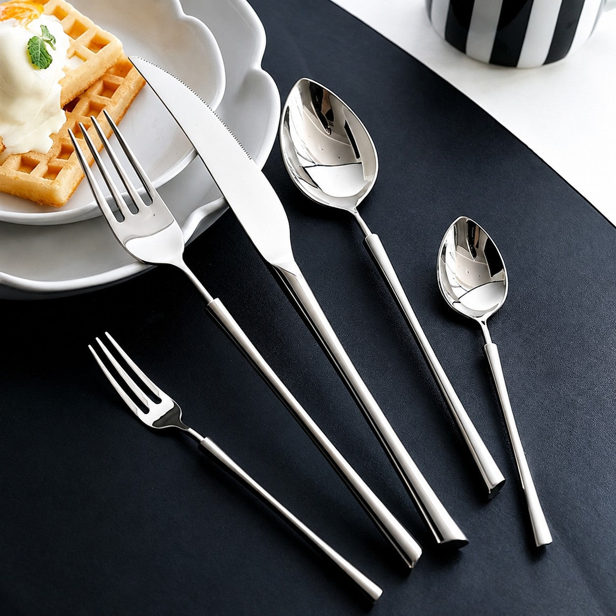 Ottoman Silver Luxury 18/10 Stainless Steel Cutlery Set - Venetto Design Venettodesign.com