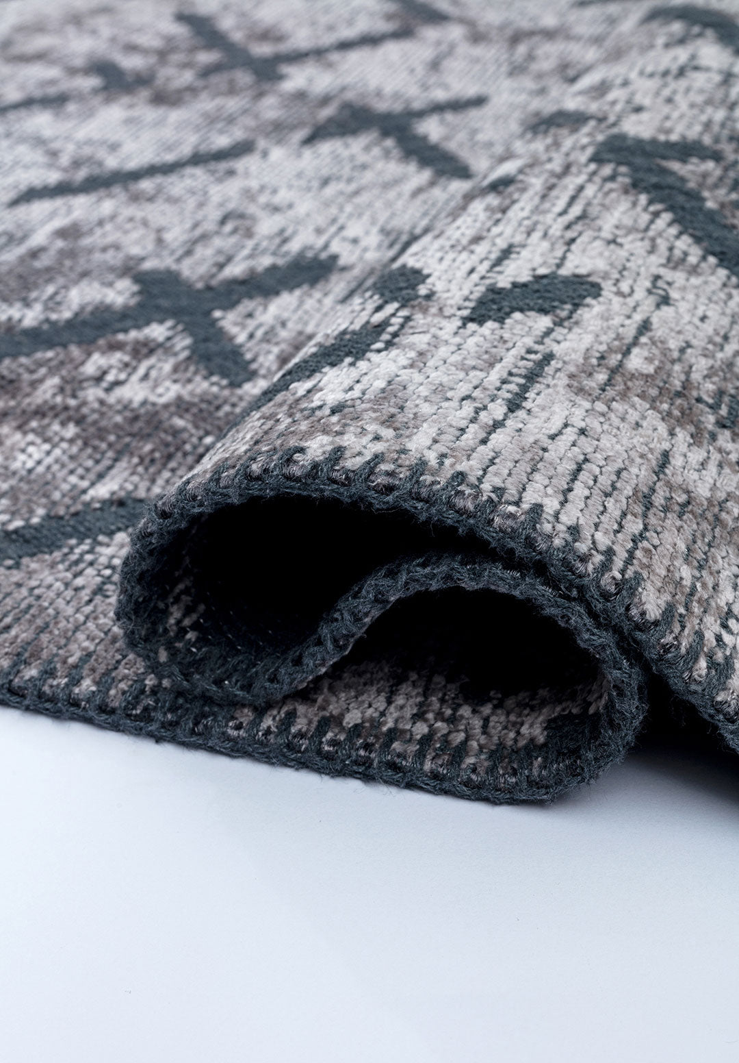 Mystique Light Grey Rug Rugs - Venetto Design Venettodesign.com