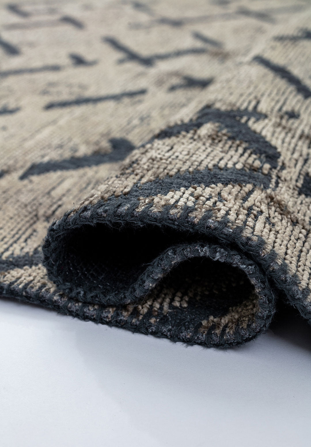 Mystique Beige Rug Rugs - Venetto Design Venettodesign.com