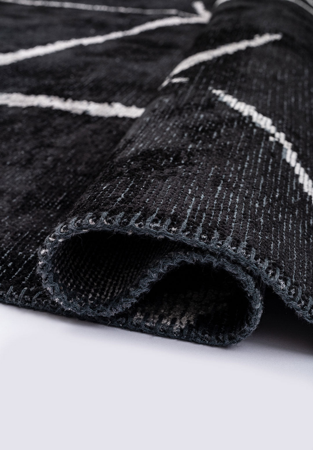 Palermo Light Grey - Black Rug Rugs - Venetto Design Venettodesign.com