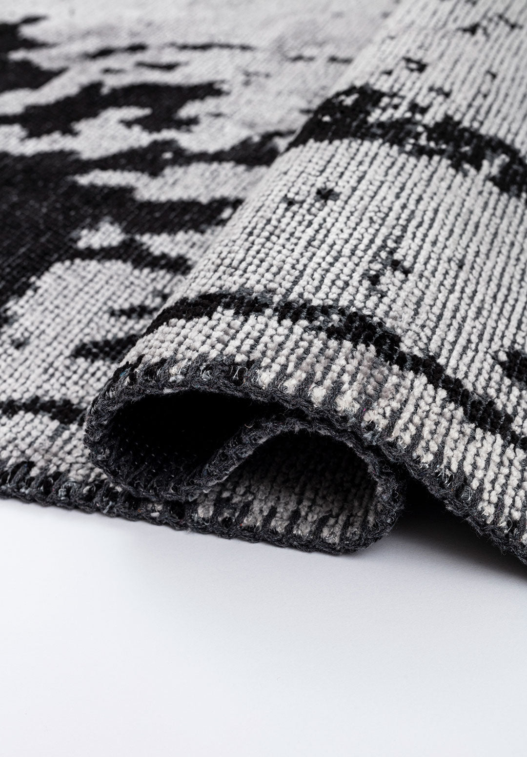 Verona Black - Light Grey Rug Rugs - Venetto Design Venettodesign.com