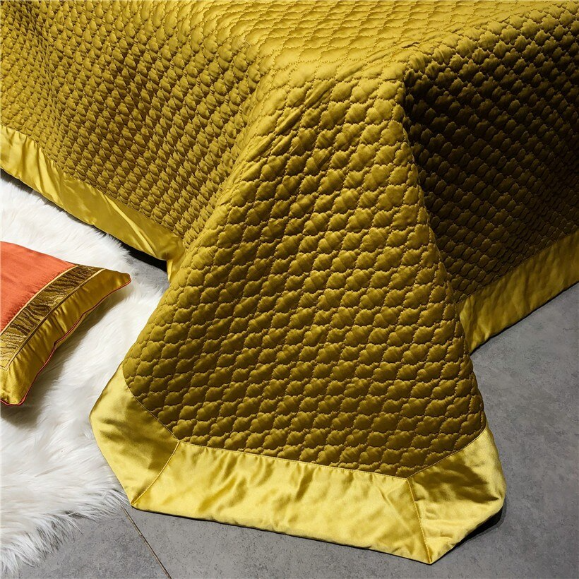 Daniella Gold Damask Embroidered Satin Egyptian Cotton Duvet Cover Set Duvet Cover Set - Venetto Design Venettodesign.com