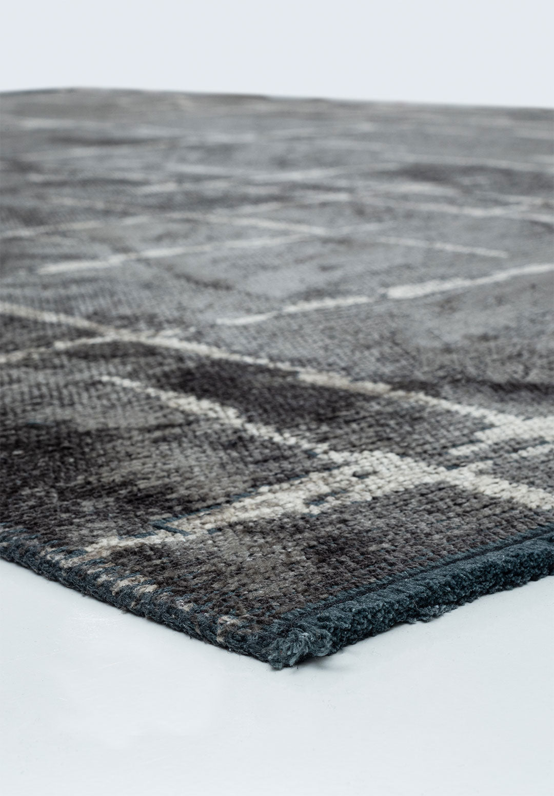 Mark Light Cream - Anthracite Rug Rugs - Venetto Design Venettodesign.com