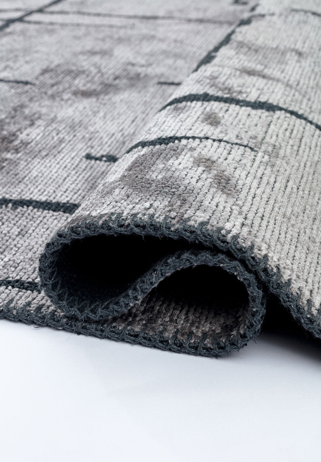 Mark Black - Light Grey Rug Rugs - Venetto Design Venettodesign.com