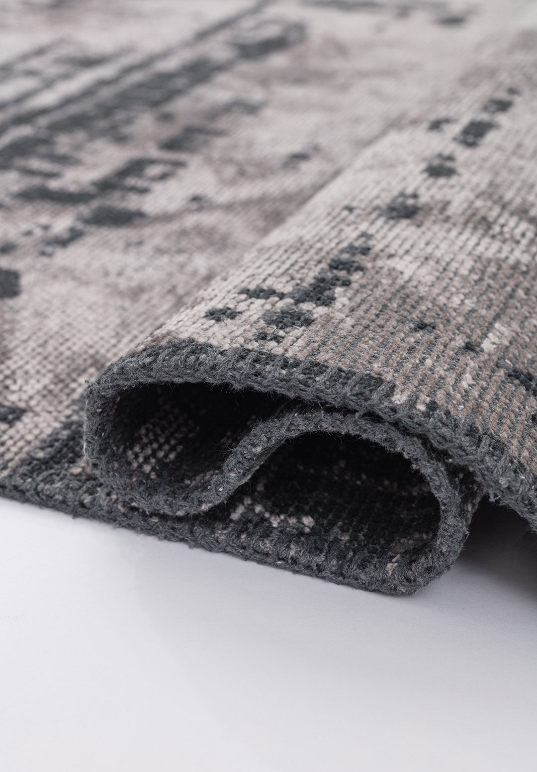Space Light Grey - Matte Black Rug Rugs - Venetto Design Venettodesign.com