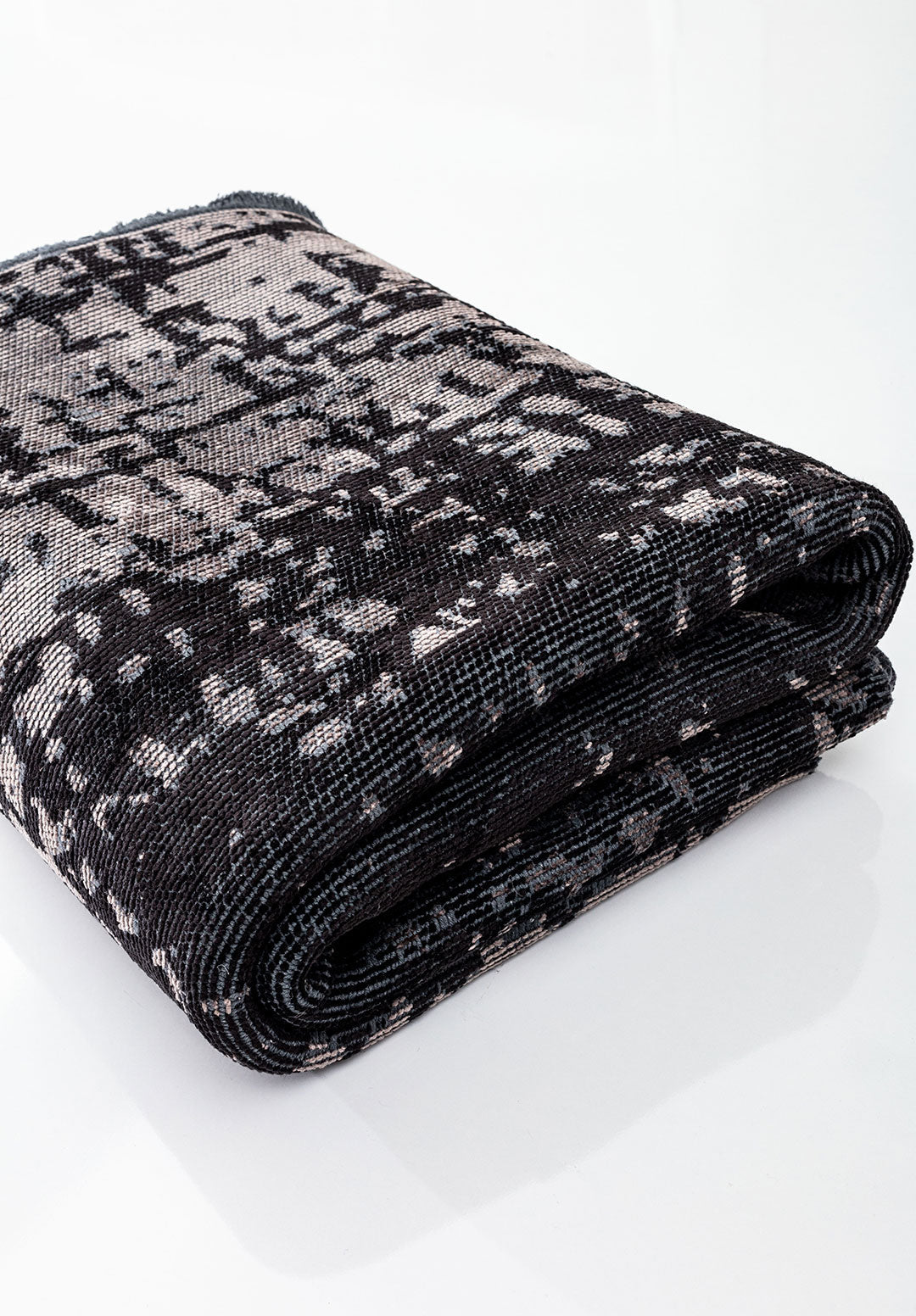 Spark Dark Grey - Black Rug Rugs - Venetto Design Venettodesign.com