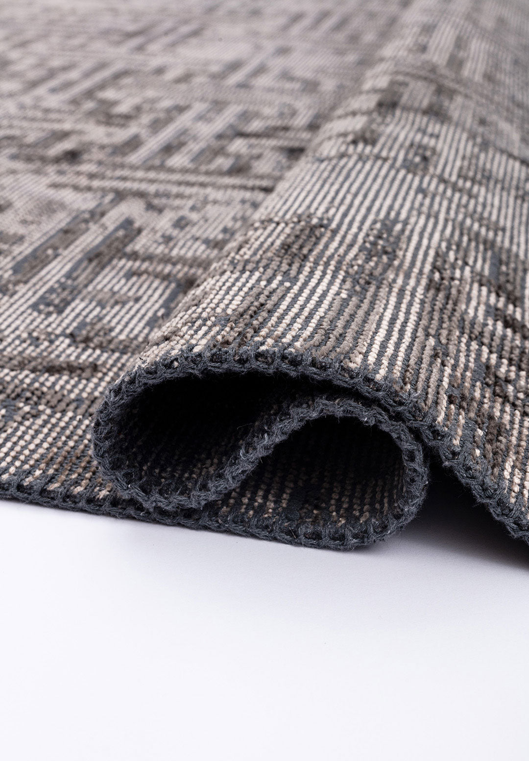 Labyrinth Grey - Anthracite Rug Rugs - Venetto Design Venettodesign.com