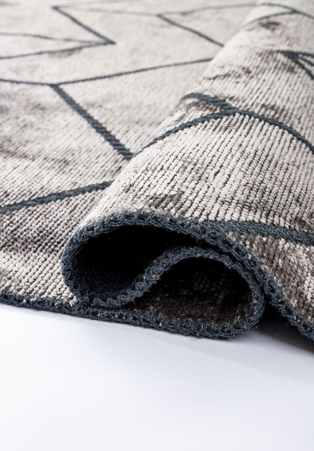 Arrow Beige Rug Rugs - Venetto Design Venettodesign.com
