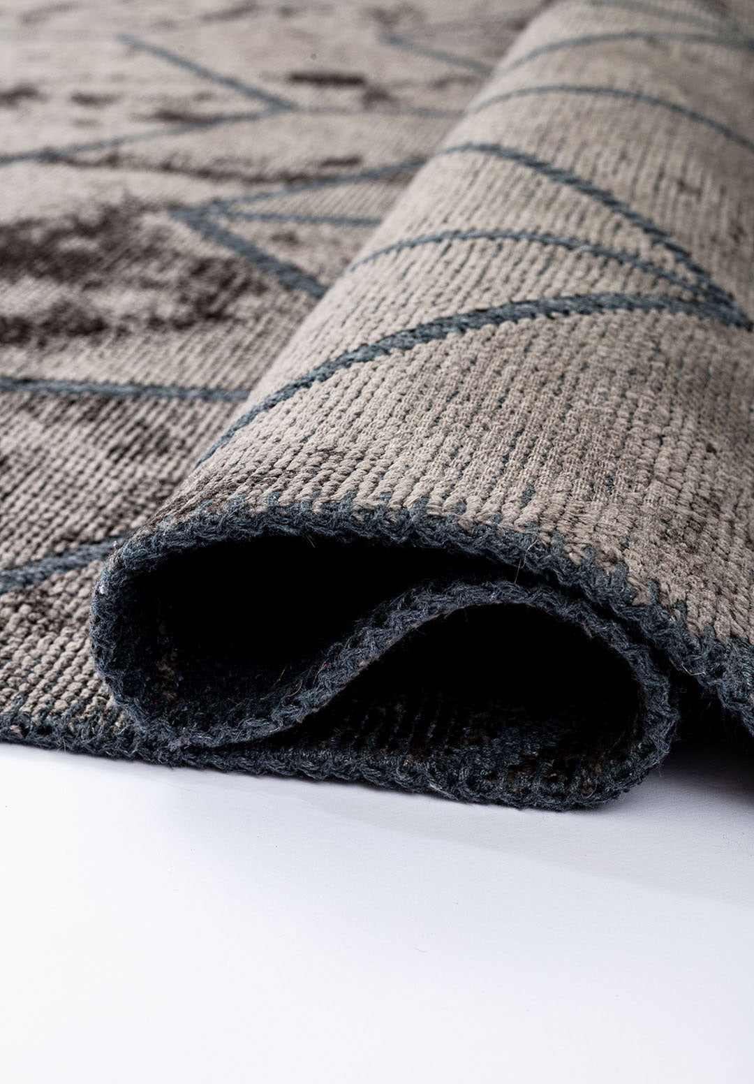 Arrow Nougat Rug Rugs - Venetto Design Venettodesign.com