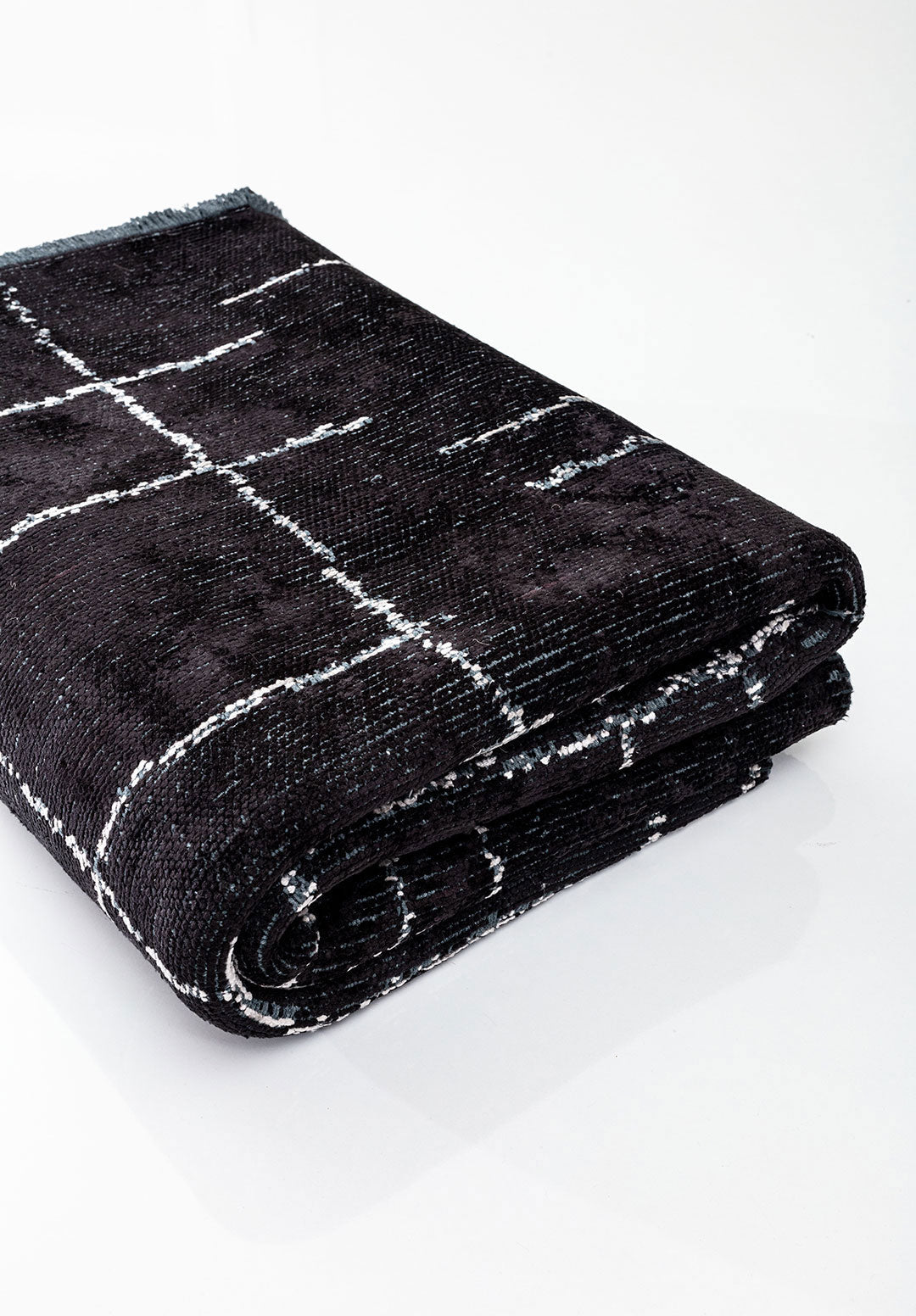 Dent Black - Light Cream Rug Rugs - Venetto Design Venettodesign.com