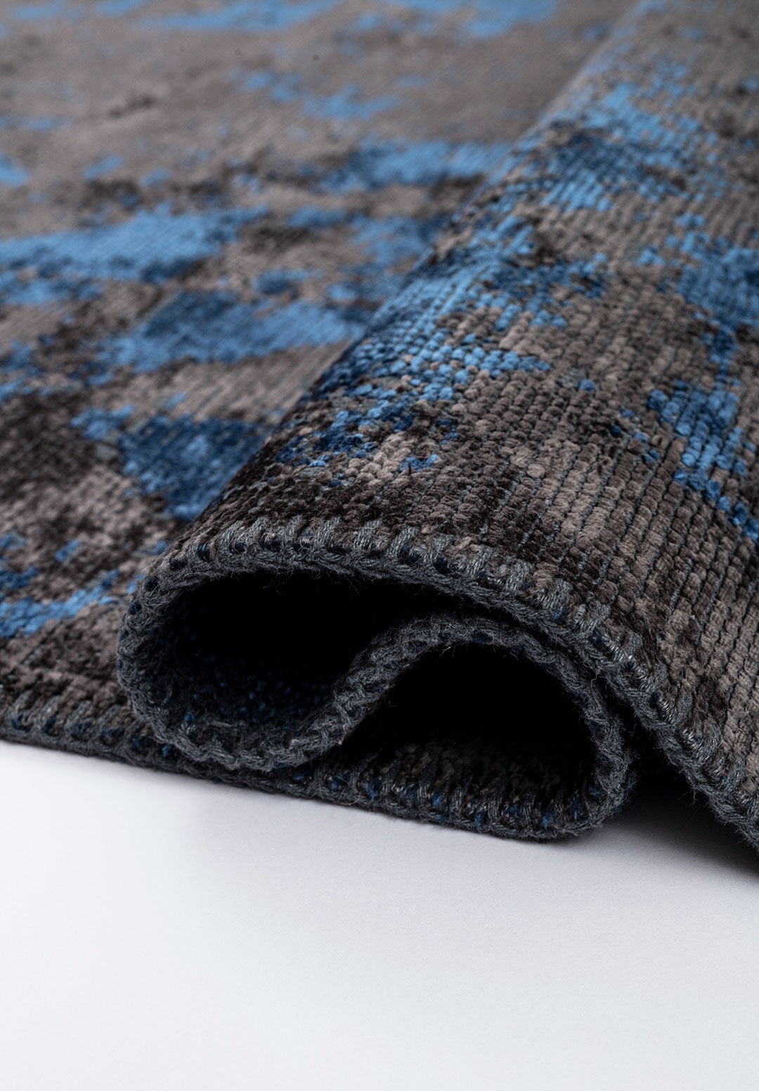 Triangle Charcoal - Navy Blue Rug Rugs - Venetto Design Venettodesign.com