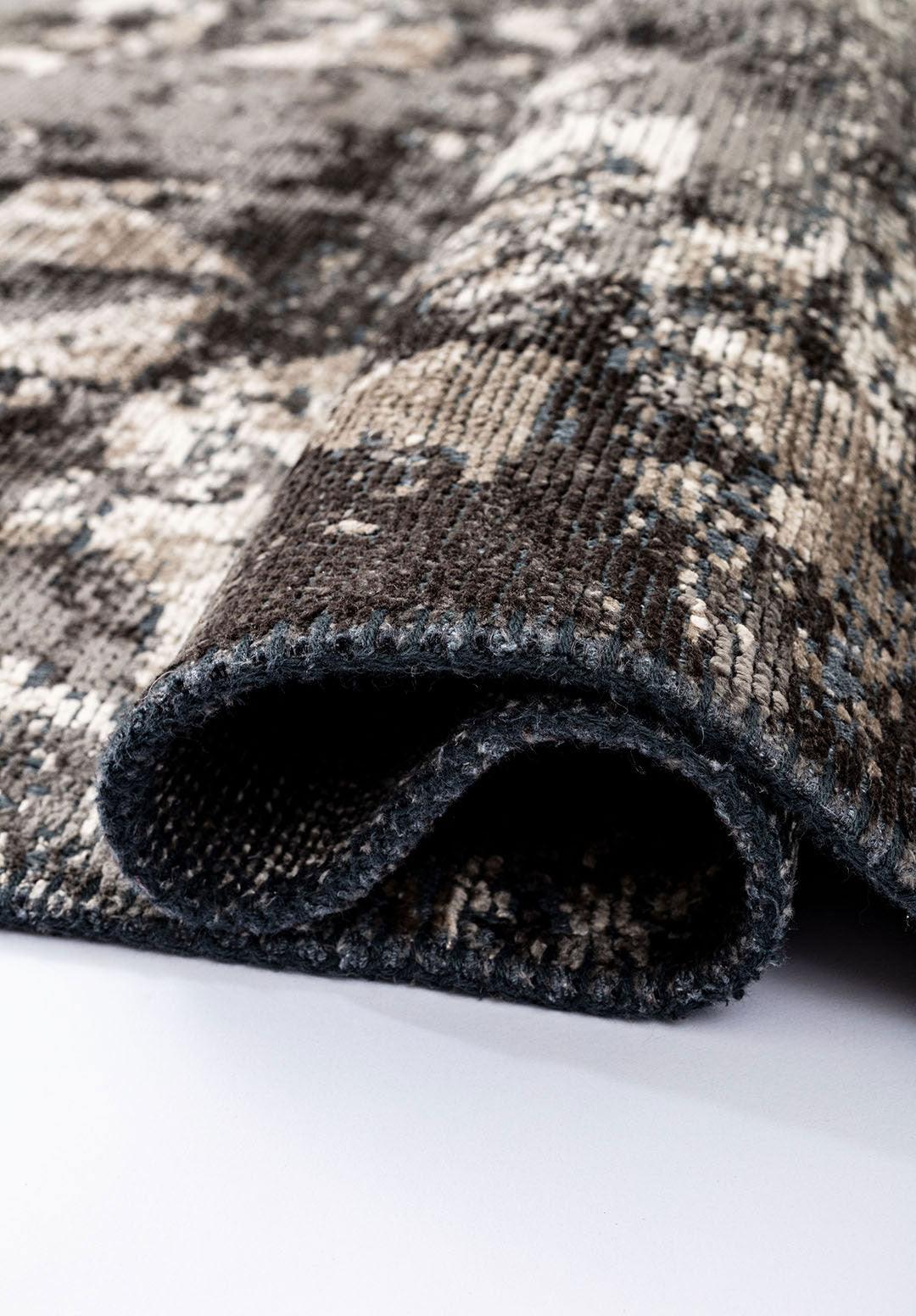 Triangle Anthracite - Beige Rug Rugs - Venetto Design Venettodesign.com