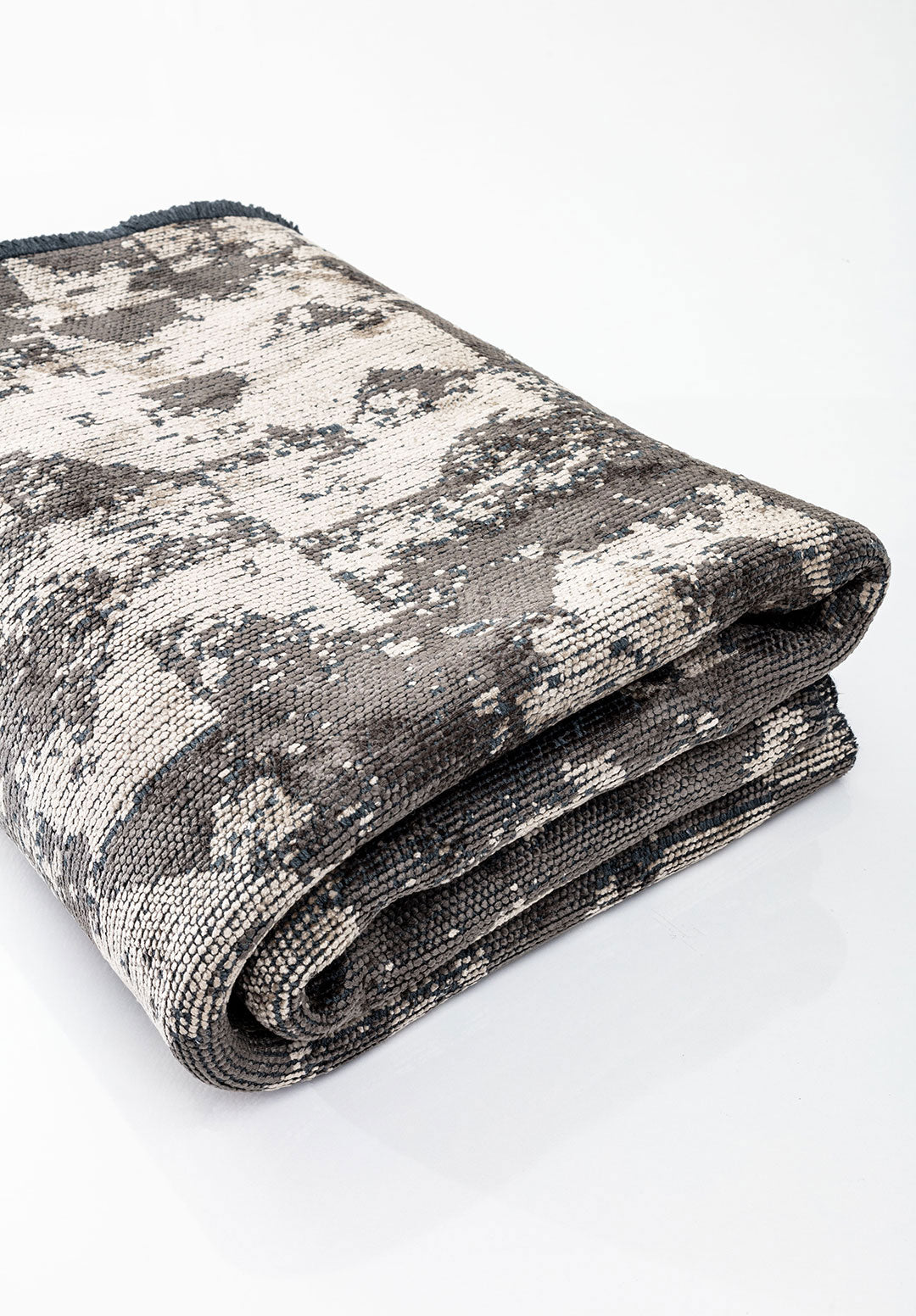 Triangle Anthracite - Beige Rug Rugs - Venetto Design Venettodesign.com