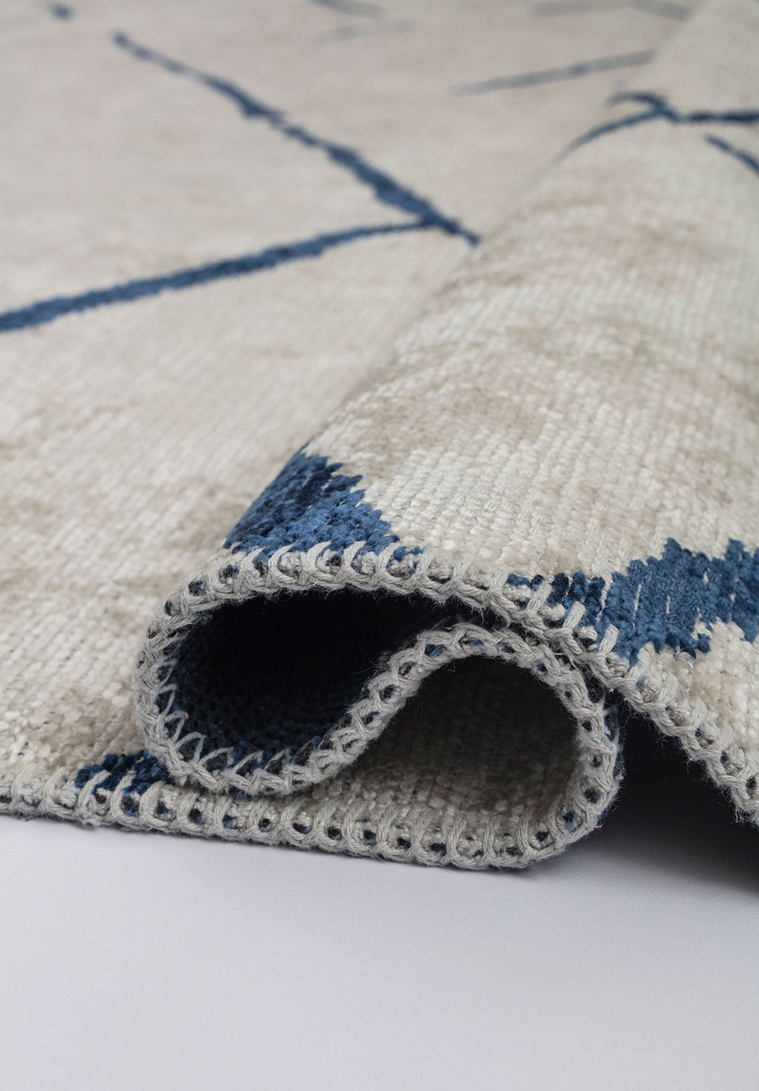 Wave Navy Blue - White Rug Rugs - Venetto Design Venettodesign.com