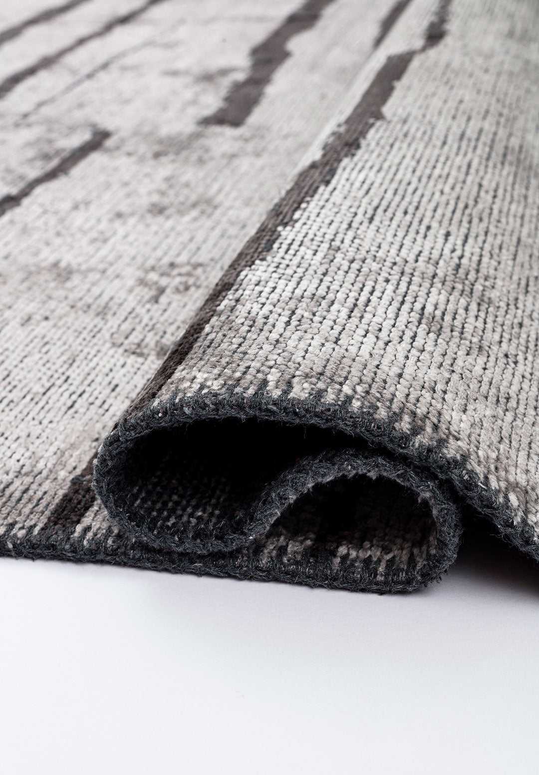 Flow Charcoal - Light Grey Rug Rugs - Venetto Design Venettodesign.com