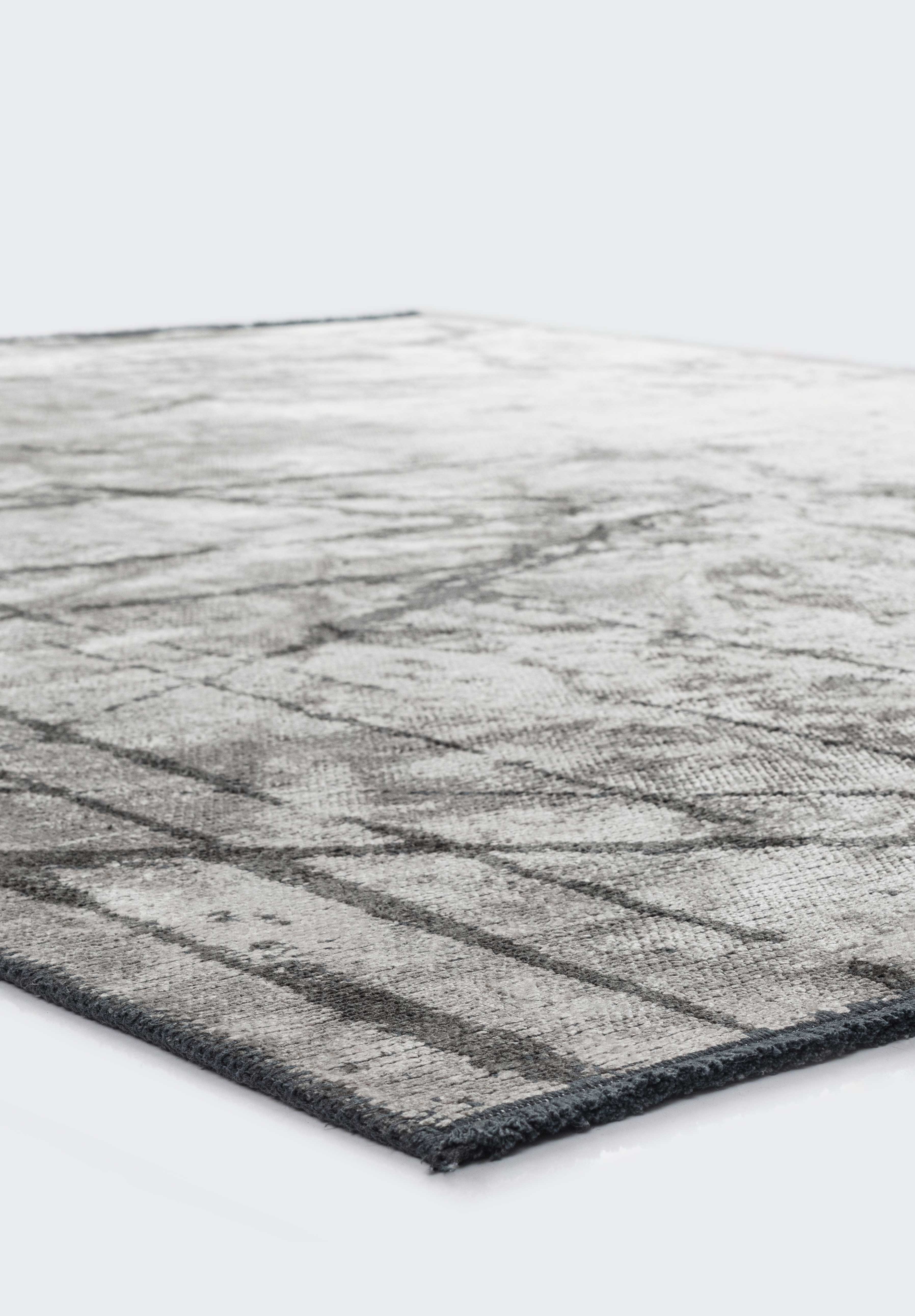 Crack Anthracite - Cream Rug Rugs - Venetto Design Venettodesign.com