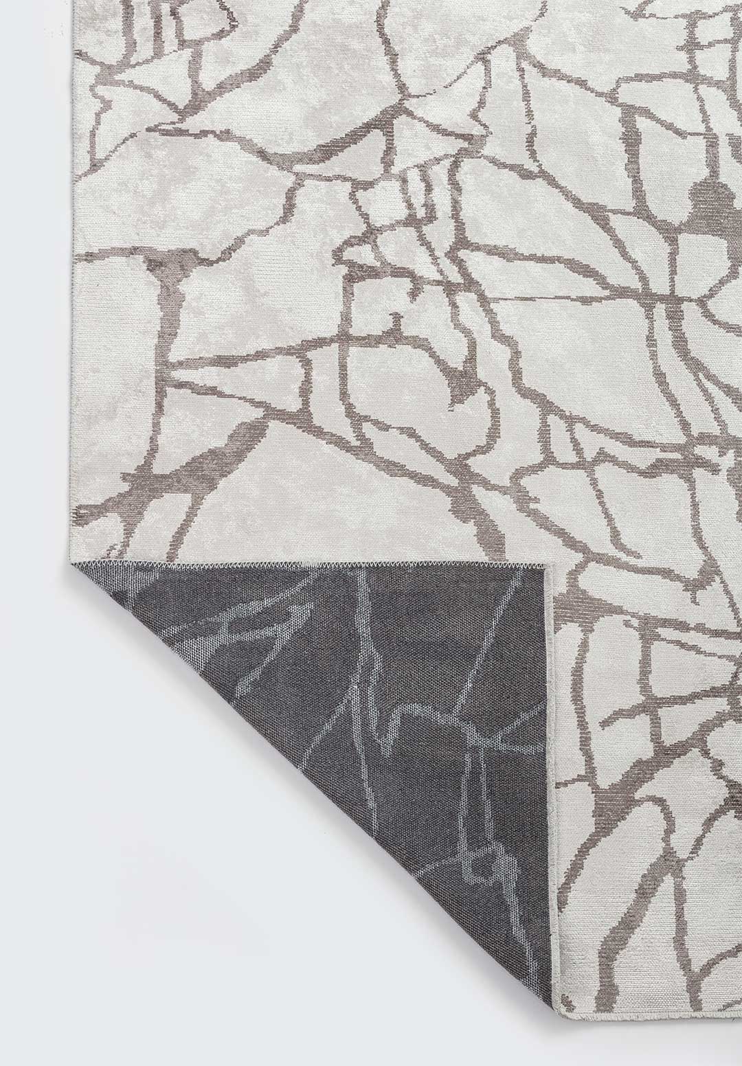 Flaw Dark Grey - White Rug Rugs - Venetto Design Venettodesign.com