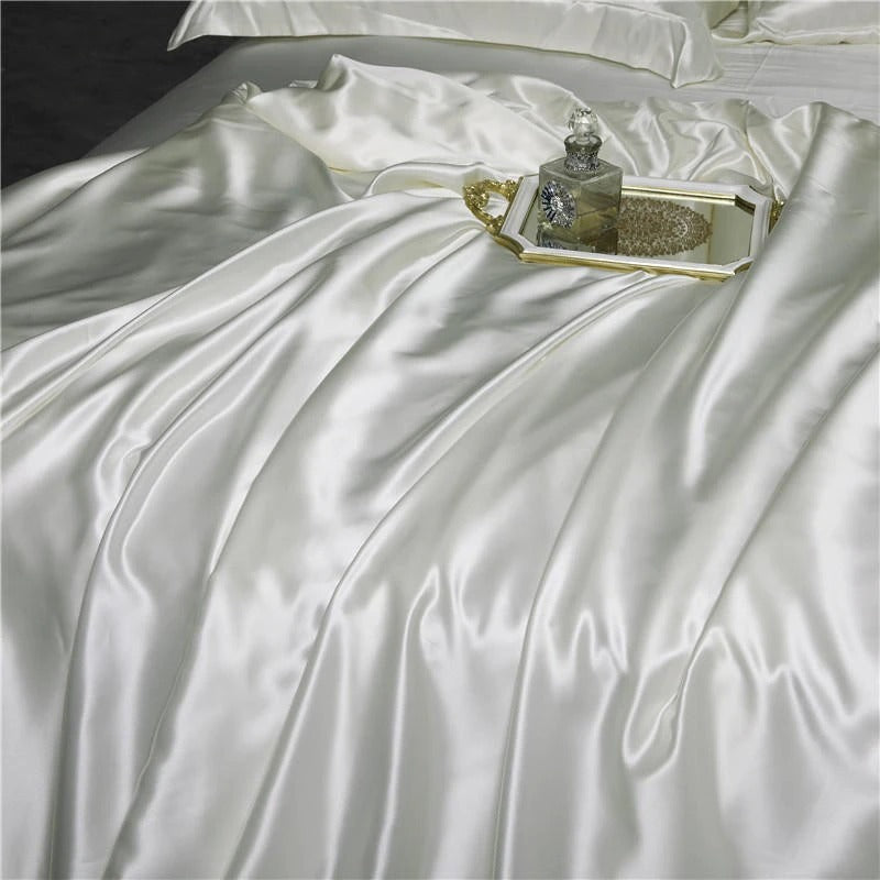 Eloise White Luxury Pure Mulberry Silk Bedding Set Duvet Cover Set - Venetto Design Venettodesign.com
