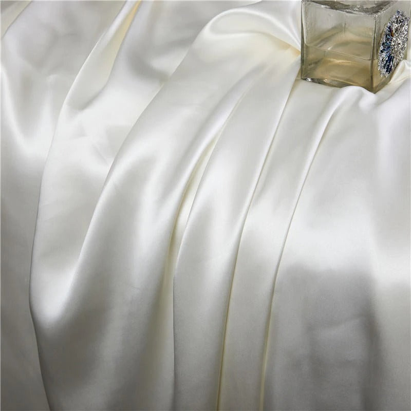 Eloise White Luxury Pure Mulberry Silk Bedding Set Duvet Cover Set - Venetto Design Venettodesign.com
