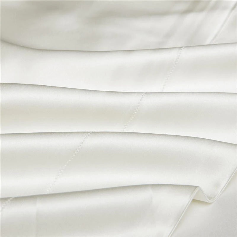 Eloise White Luxury Pure Mulberry Silk Bedding Set Duvet Cover Set - Venetto Design Venettodesign.com