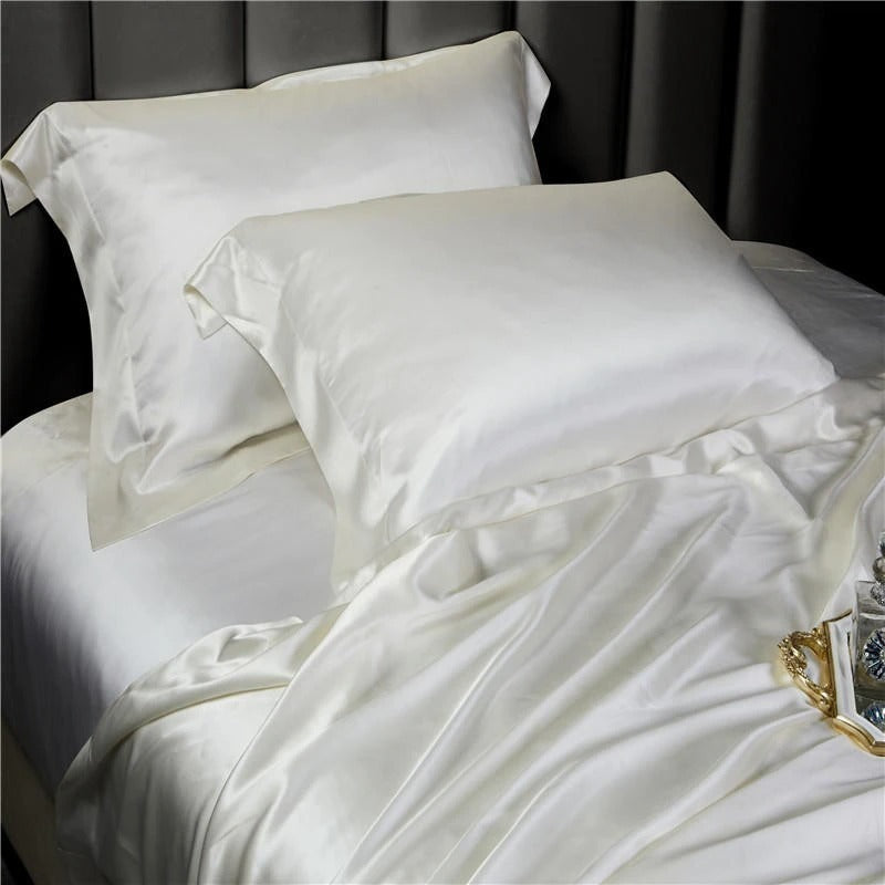 Eloise White Luxury Pure Mulberry Silk Bedding Set Duvet Cover Set - Venetto Design Venettodesign.com