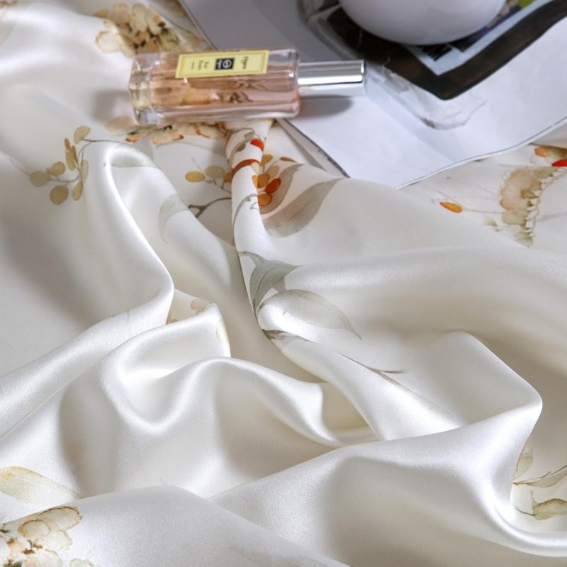 Klara Luxury Pure Mulberry Silk Bedding Set Duvet Cover Set - Venetto Design Venettodesign.com